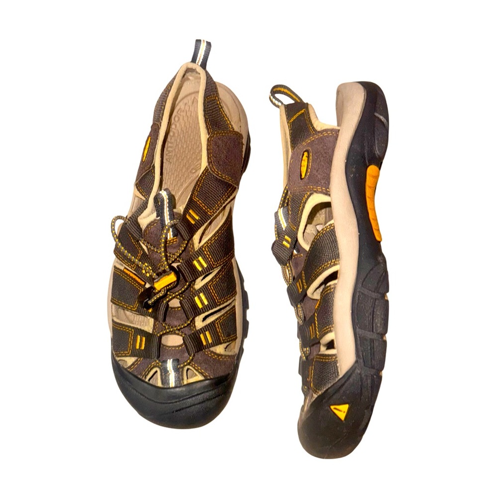 Keen outdoor brown sandals Men’s shoes size 9.5!
